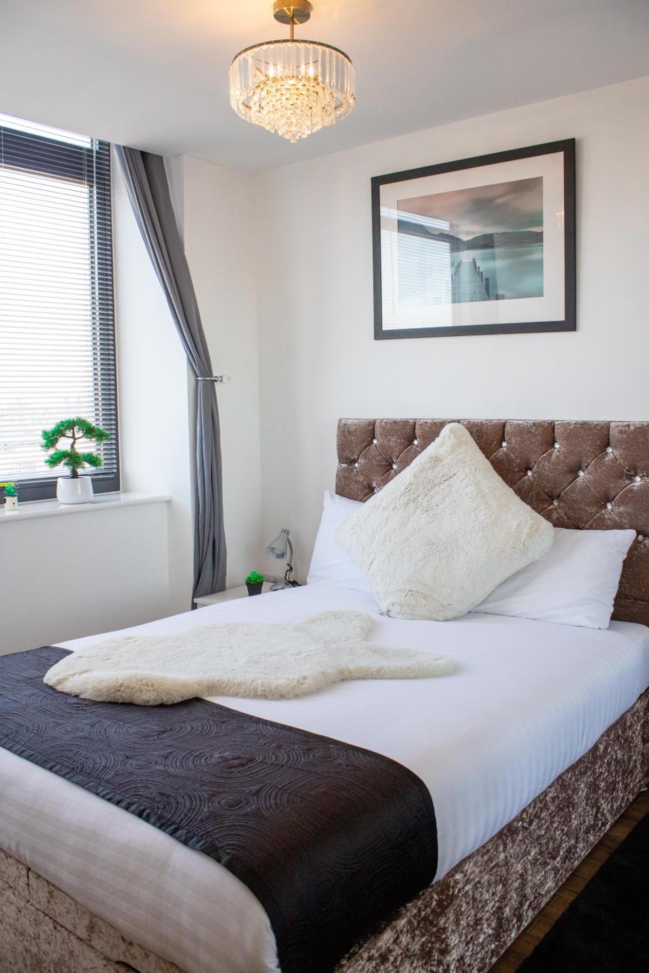 Sidemerseylivings - Central, Bright, And Convenient 2-Bedroom Apartment With Parking Ливърпул Екстериор снимка